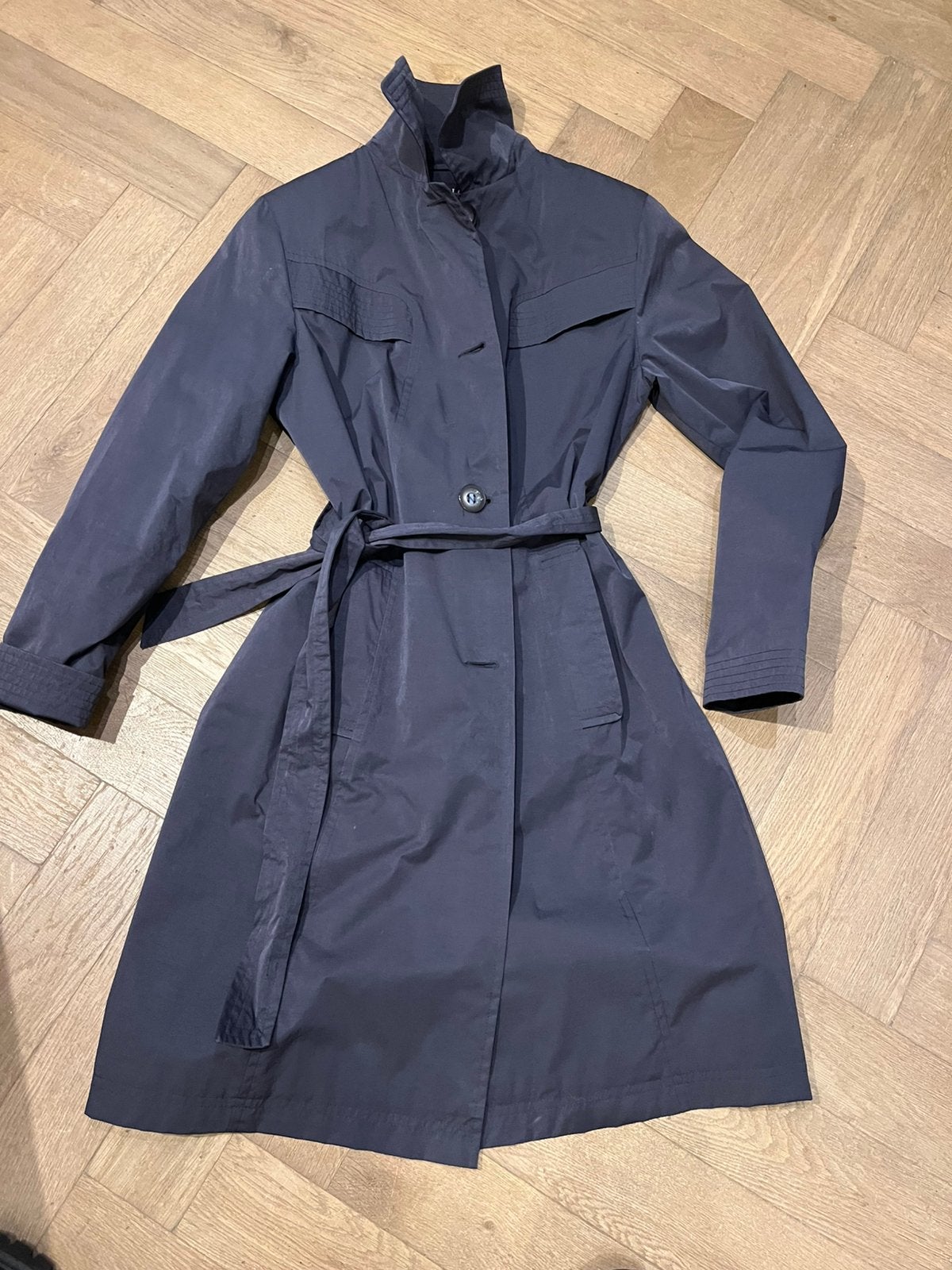 Milo trenchcoat, Ophalen of Verzenden, Zo goed als nieuw, Maat 38/40 (M), Blauw
