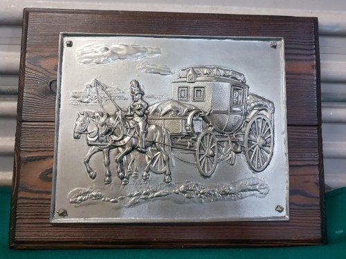 Wandbord lood met voorstelling van koets met paarden op hout, Huis en Inrichting, Woonaccessoires | Wanddecoraties, Ophalen of Verzenden