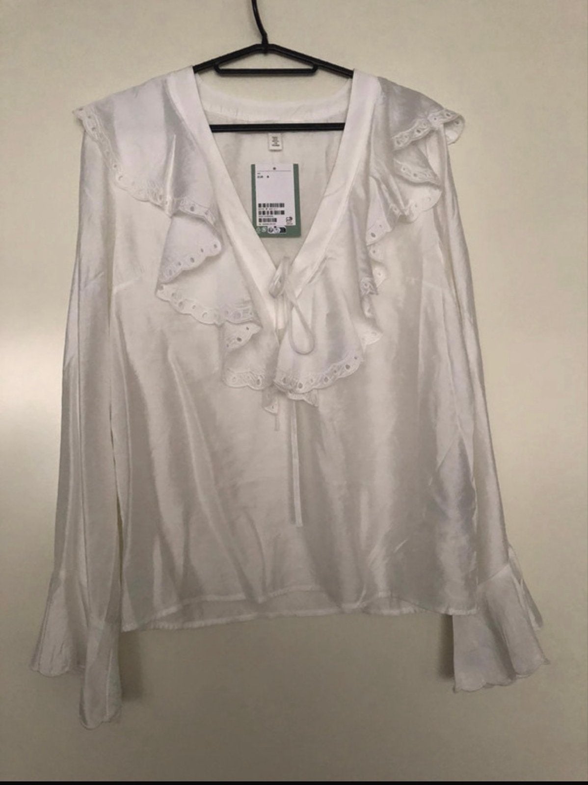 Nieuwe witte blouse met ruches en broderie, maat S, Ophalen of Verzenden, Nieuw, Maat 36 (S), Wit