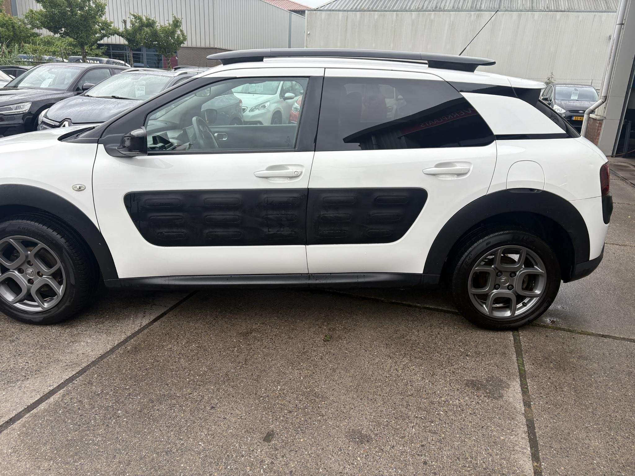 Citroen C4 Cactus 1.2 PureTech Shine Clima, camera, trekhaak, Auto's, Stof, Euro 6, 1199 cc, 995 kg