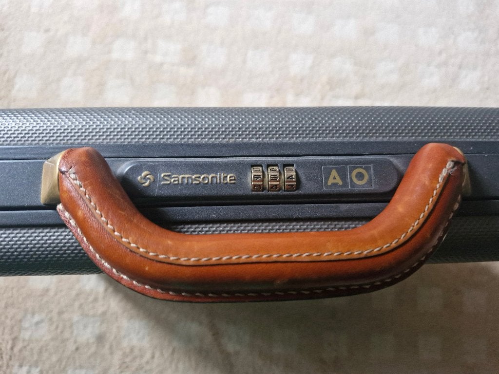Samsonite (attaché)koffer, Ophalen of Verzenden, Gebruikt, Hard kunststof, Slot