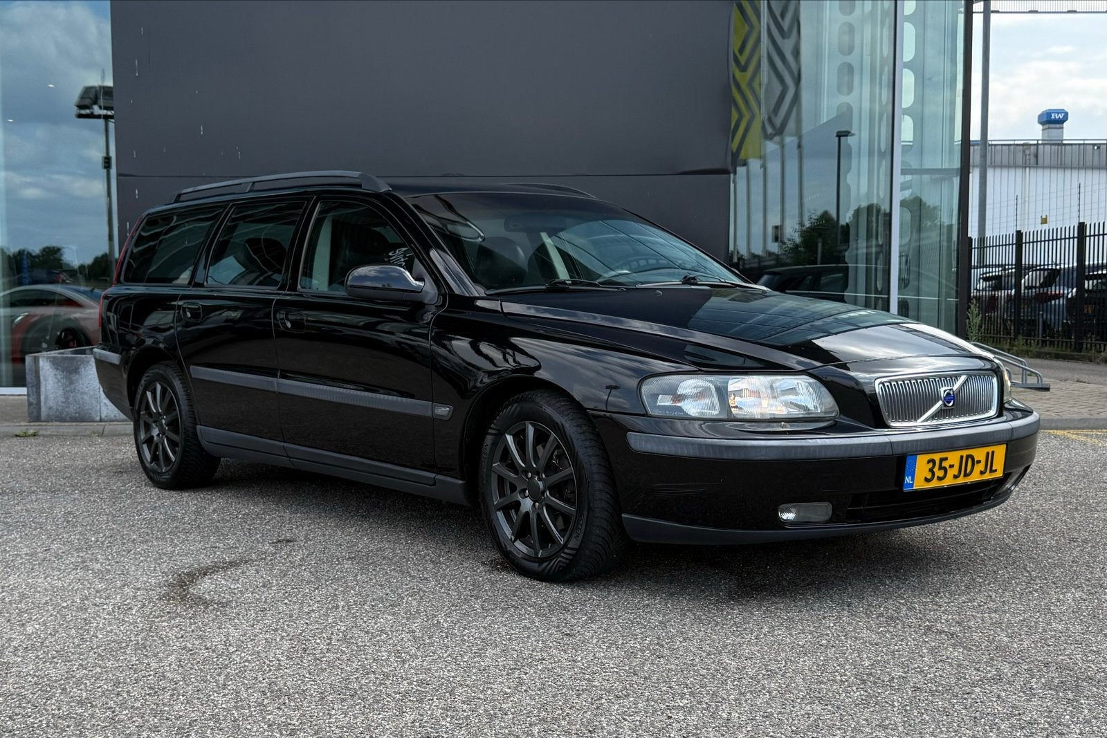 Volvo V70 2.4 140PK 2002 Zwart, Voorwielaandrijving, 1800 kg, Zwart, Zwart