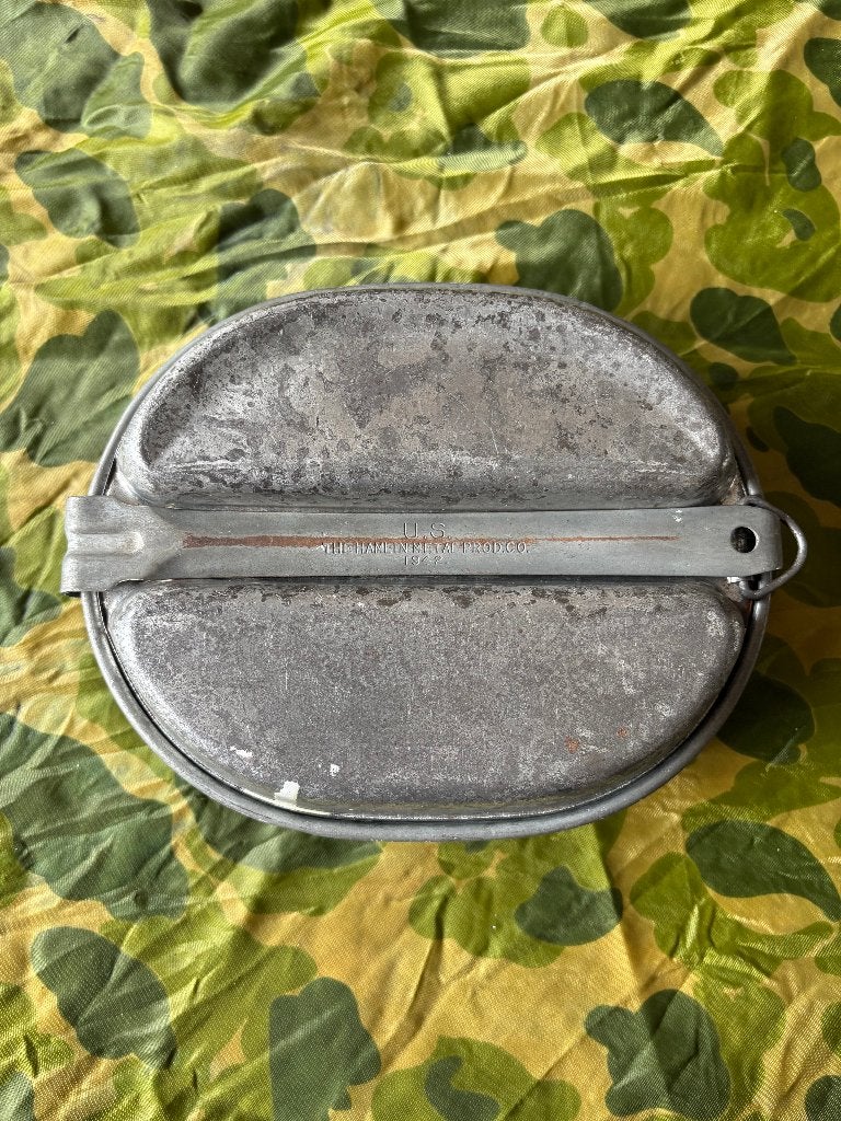 Tweede wereldoorlog US messtin 1942 (staal), Verzamelen, Militaria | Tweede Wereldoorlog, Ophalen of Verzenden, Landmacht, Amerika