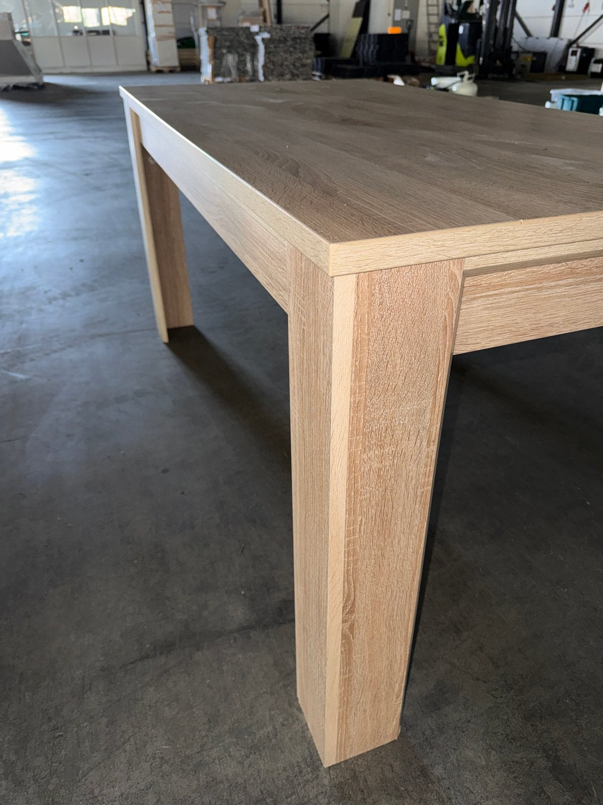 Eenvoudige eettafel met gebruikssporen, Ophalen, Gebruikt, 100 tot 150 cm, 50 tot 100 cm