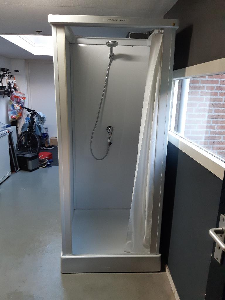 Tehuur: nooddouche, tijdelijke douche, verbouwingsdouche, Ophalen, Zo goed als nieuw