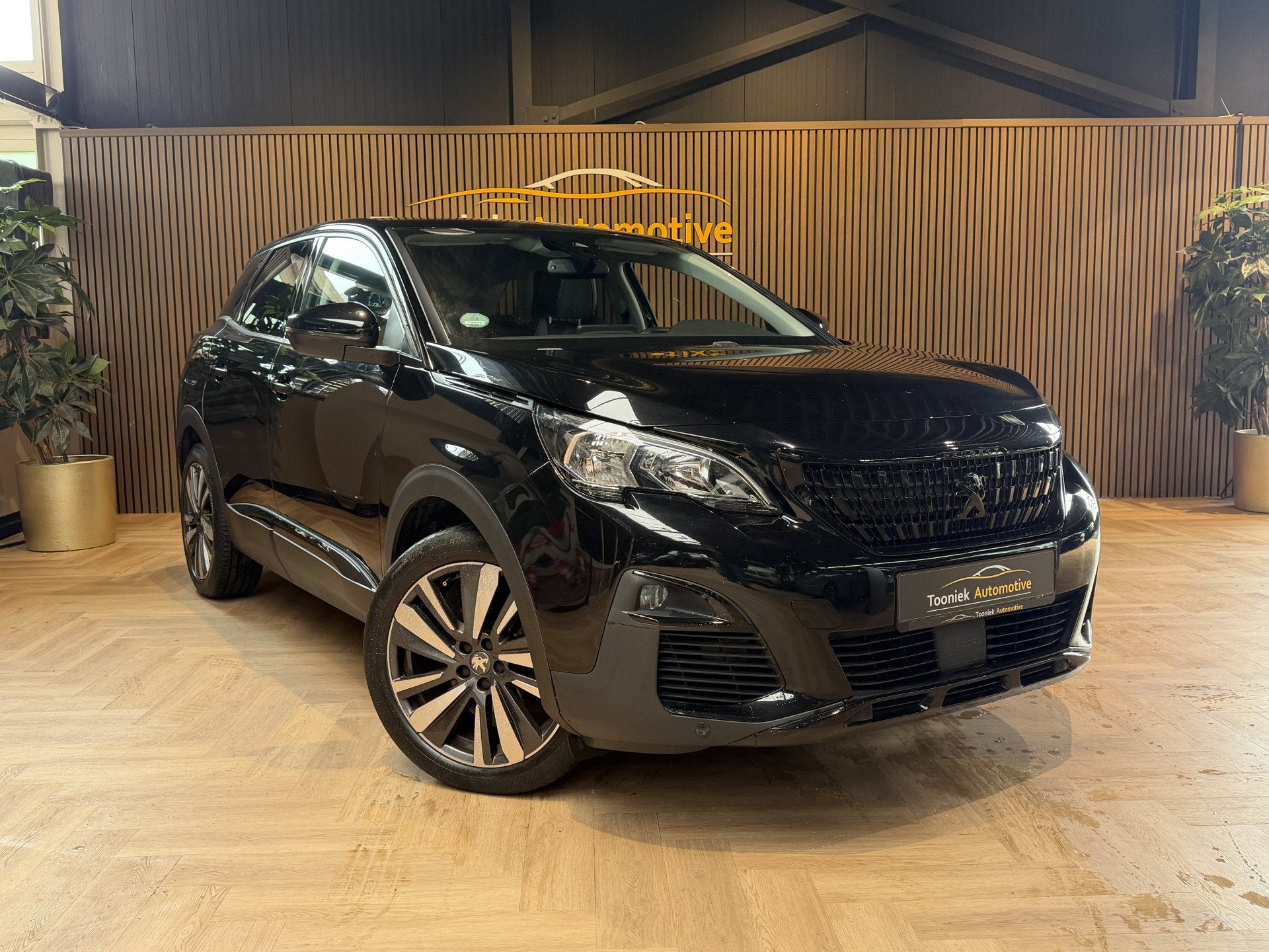 Peugeot 3008 1.2 PureTech Blue Lease Premium Avantage, Auto's, Dealer onderhouden, Gebruikt, 1199 cc, Zwart