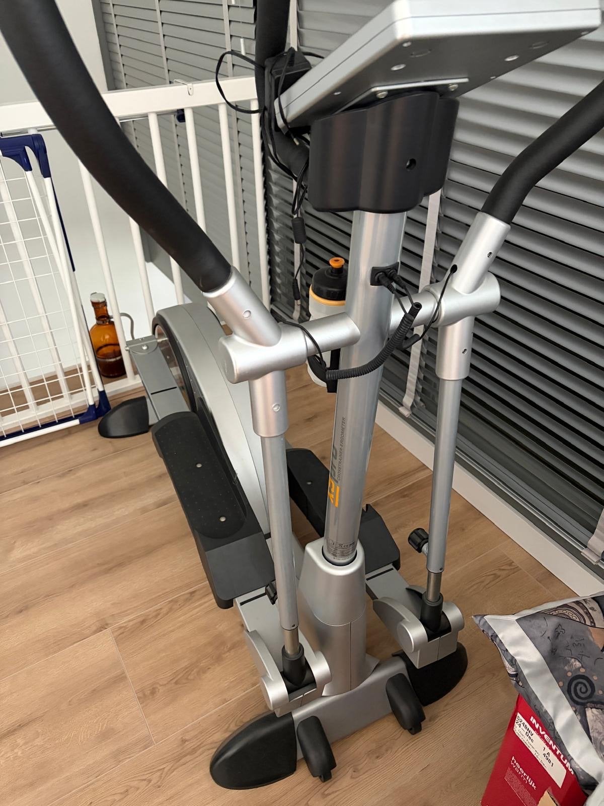 Xelus Crosstrainer X9 Pro - Zo goed als nieuw, Sport en Fitness, Fitnessapparatuur, Ophalen, Armen, Zo goed als nieuw, Crosstrainer