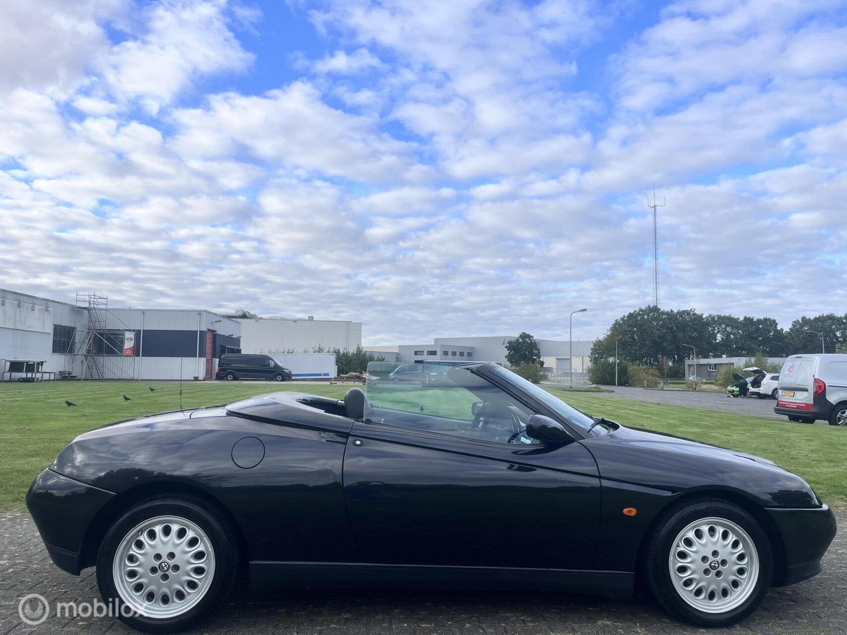 Alfa Romeo Spider 2.0-16V T.Spark / Airco / APK / Leder /, Auto's, 1345 kg, Verwarmde buitenspiegels, Gebruikt, Spider