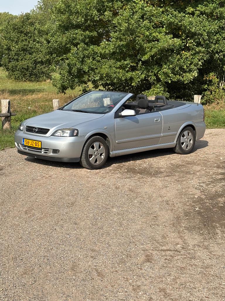 Opel Astra 1.6 16V Cabrio 2002 Grijs, Auto's, Opel, Voorwielaandrijving, Stof, 4 cilinders, Cabriolet