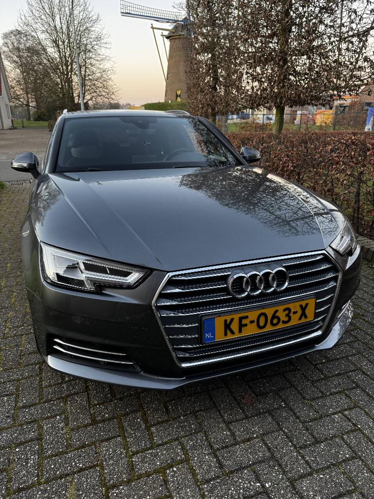 Audi A4 1.4 Tfsi S-LINE Avant AUT 2016 Grijs, Auto's, Audi, Start-stop-systeem, 4 cilinders, 150 pk, Origineel Nederlands