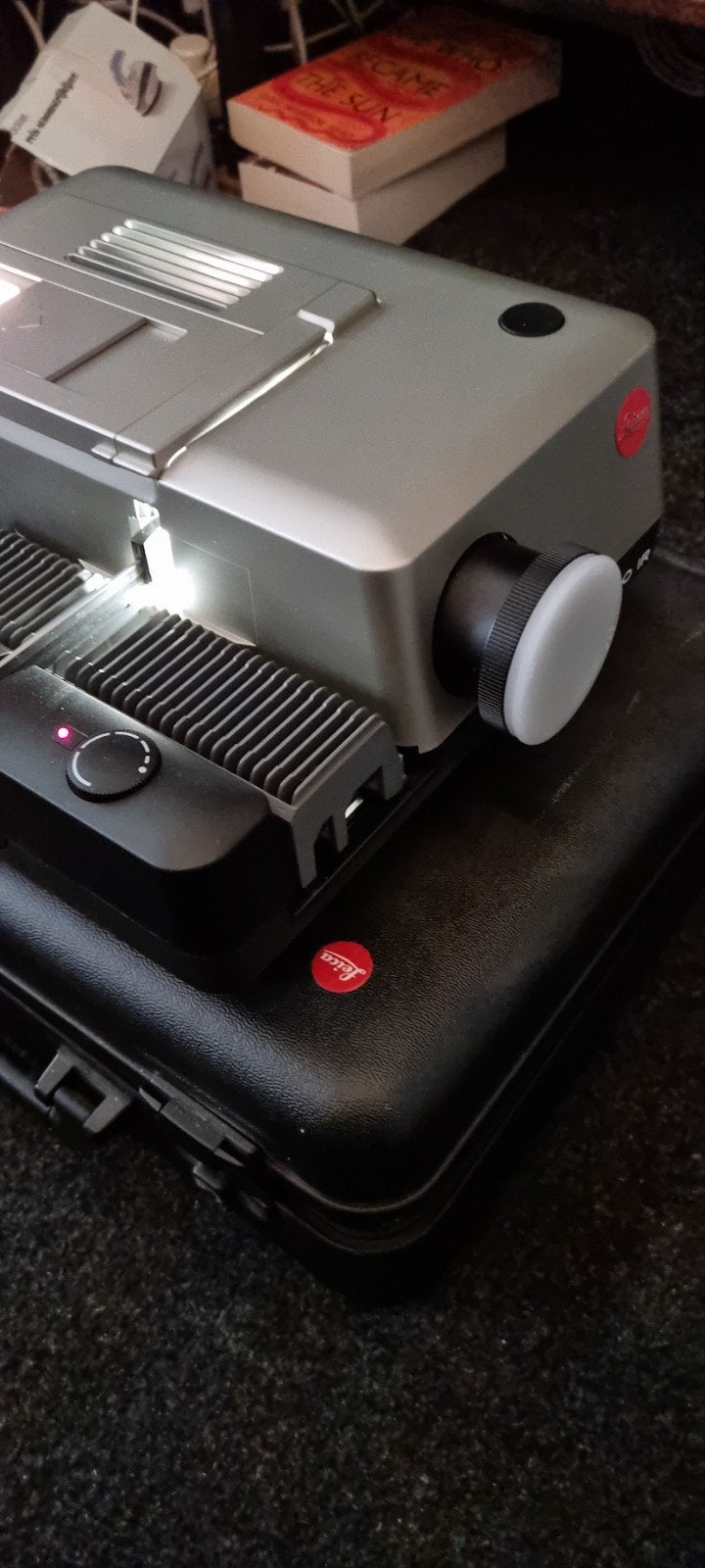 Leica Pradovit P600 IR dia projector / diaprojector + Super, Ophalen of Verzenden
