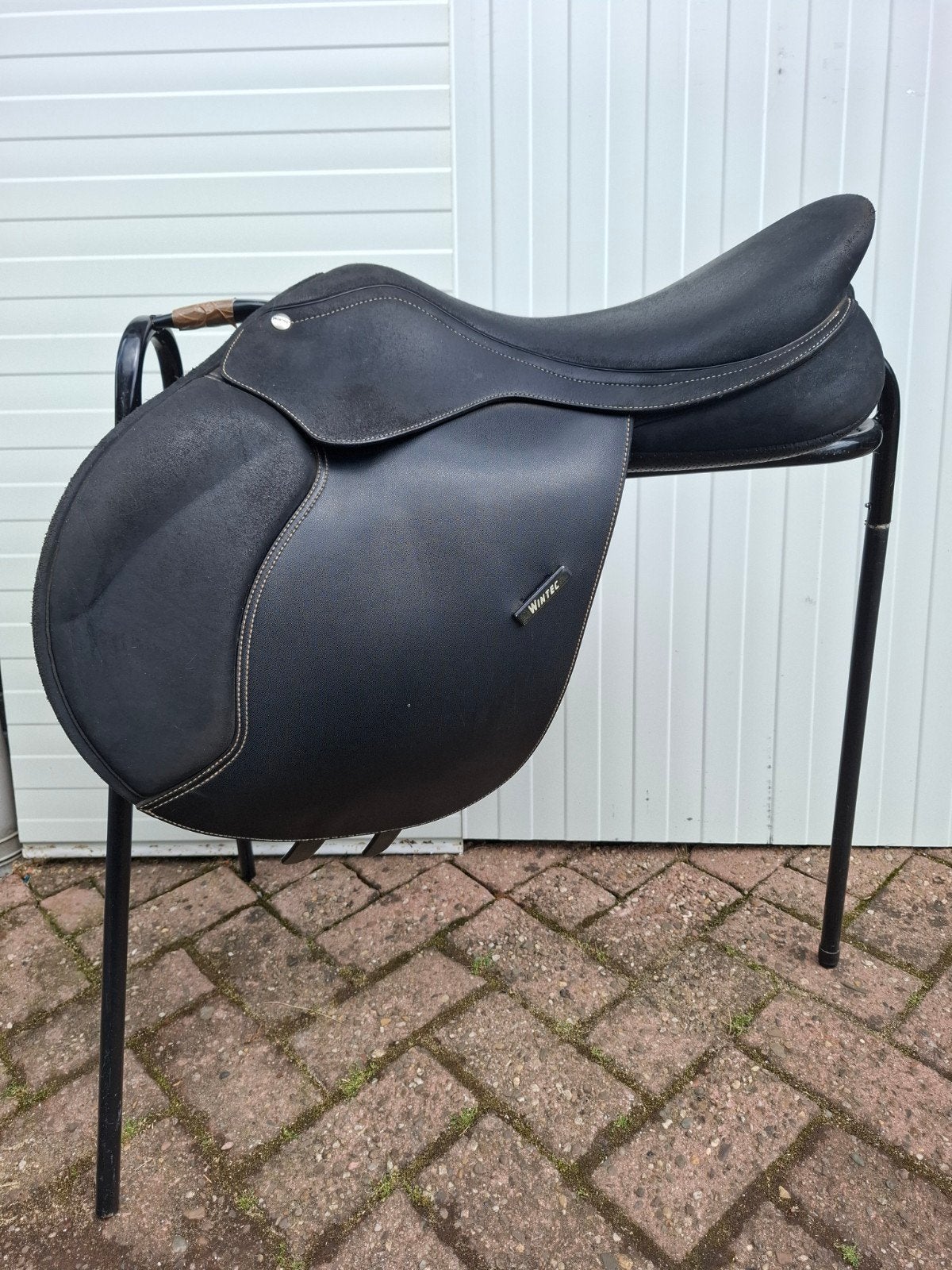 Wintec springzadel 17 inch, Dieren en Toebehoren, Ophalen of Verzenden, Springen, Zo goed als nieuw