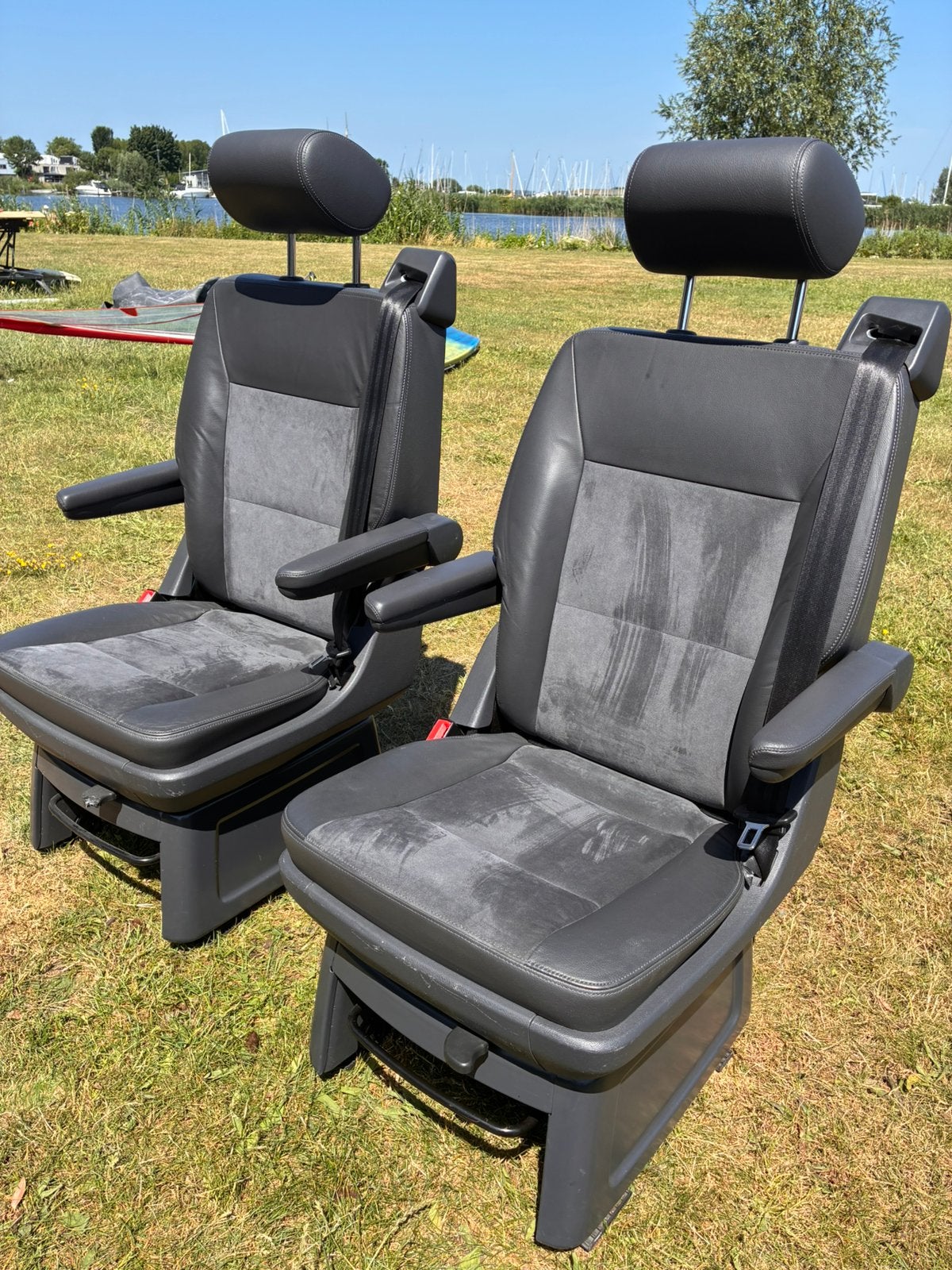 2x Originele VW Multivan T5 Draaibare Stoelen – Leer/Stof –, Auto-onderdelen, Ophalen, Gebruikt, Volkswagen