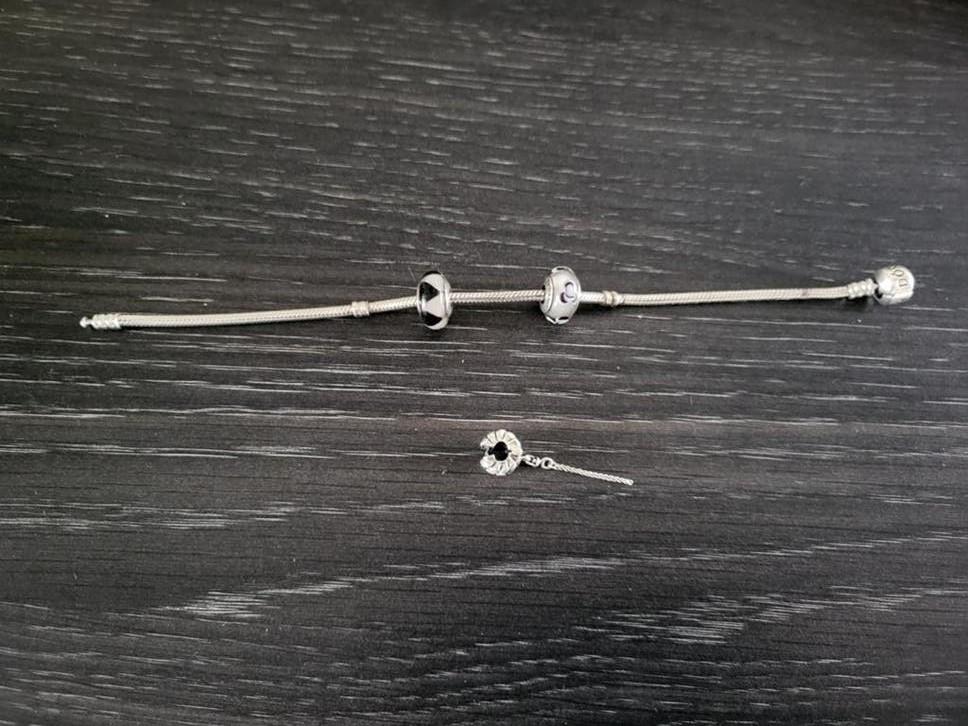 Origineel Pandora armband met 2 glasbedels,  19 cm - 19 cm, Gebruikt, Ophalen of Verzenden, Met bedels of kralen, Zilver