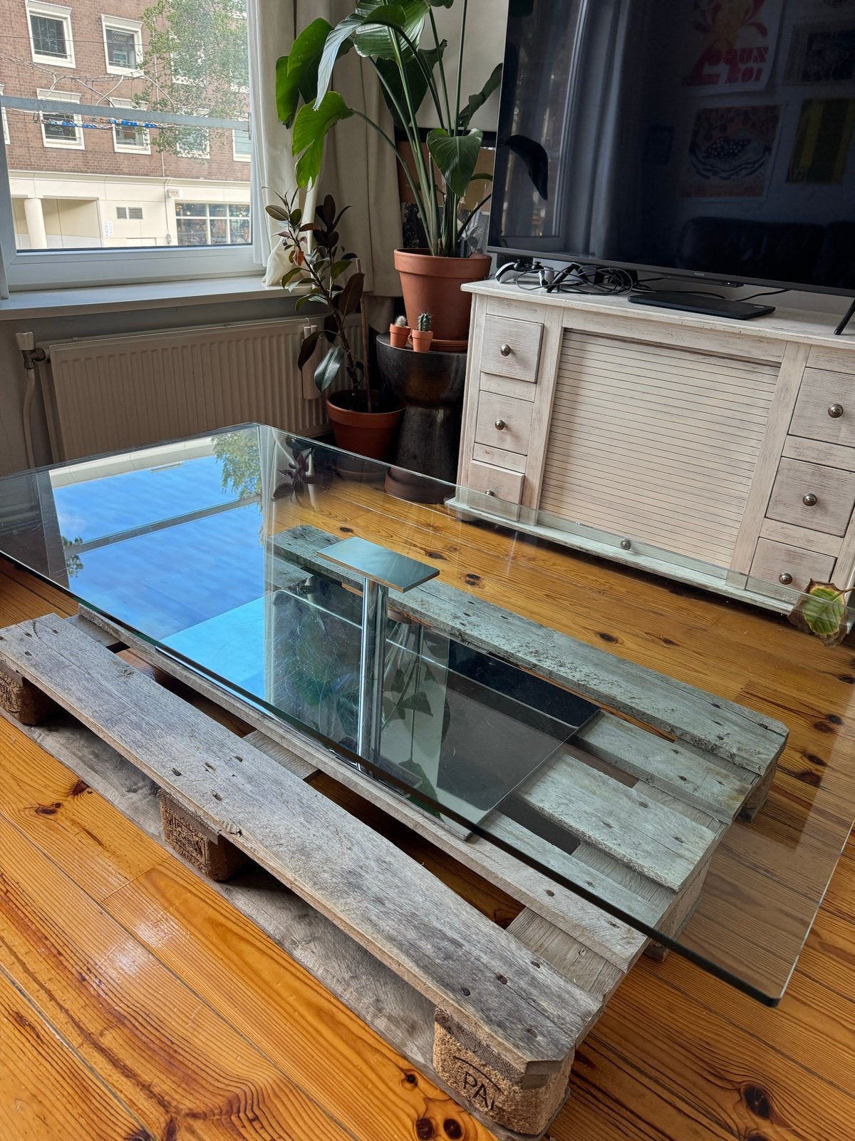 Glazen tafel met houten krat (gratis) glass coffee table, Ophalen, Gebruikt, 50 tot 100 cm, 150 tot 200 cm