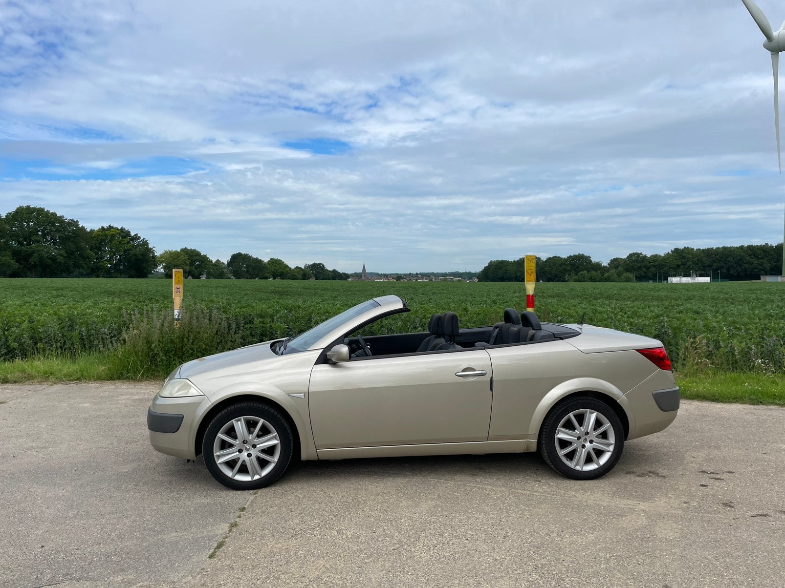 Mégane Cabrio 1.6 16V Privilége | CARPLAY |, Auto's, Voorwielaandrijving, Stof, 1295 kg, 4 cilinders