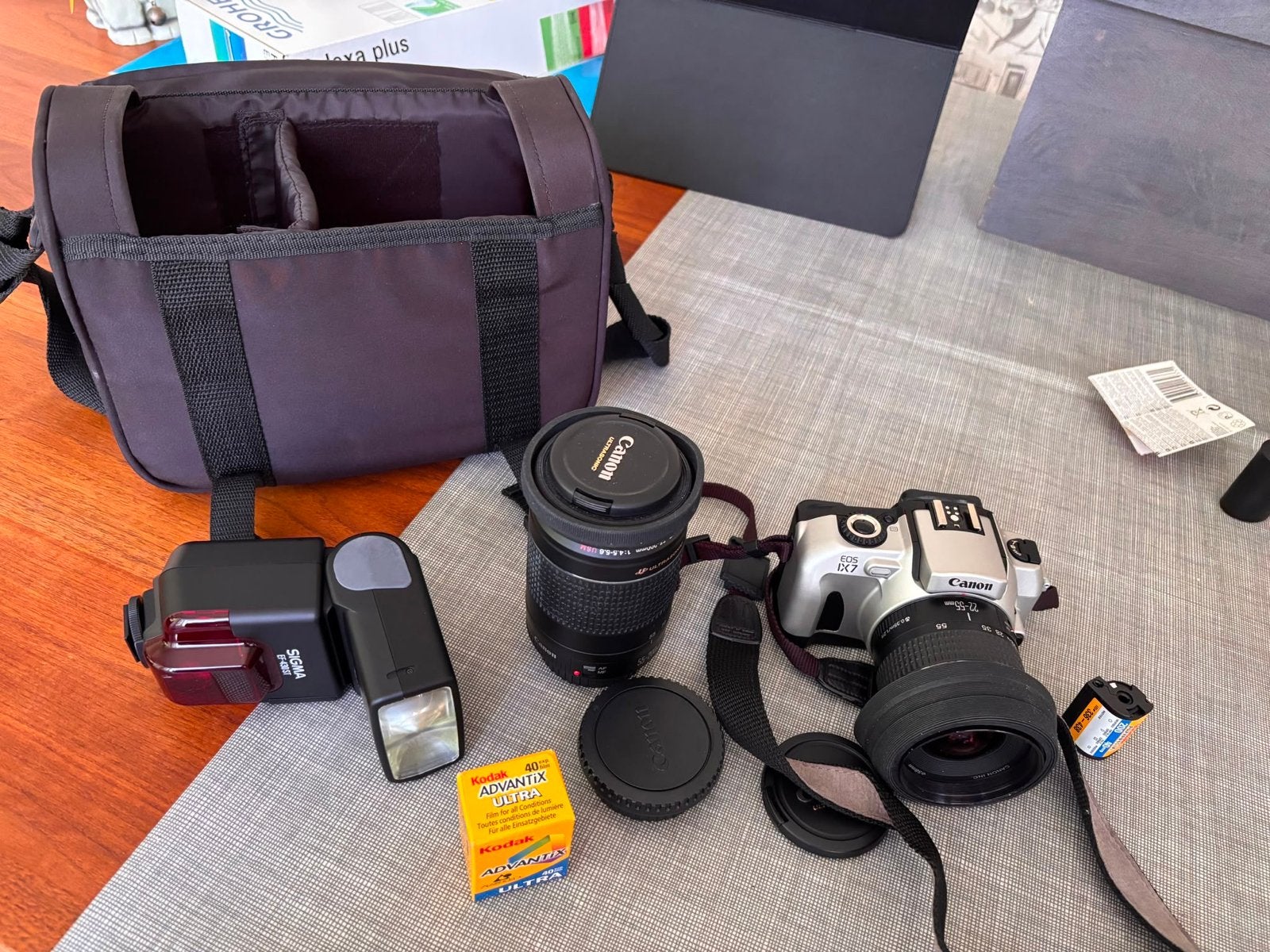 Canon EOS IX7 APS Spiegelreflexcamera met 2 lenzen en flitse, Ophalen of Verzenden, Zo goed als nieuw, Spiegelreflex, Canon