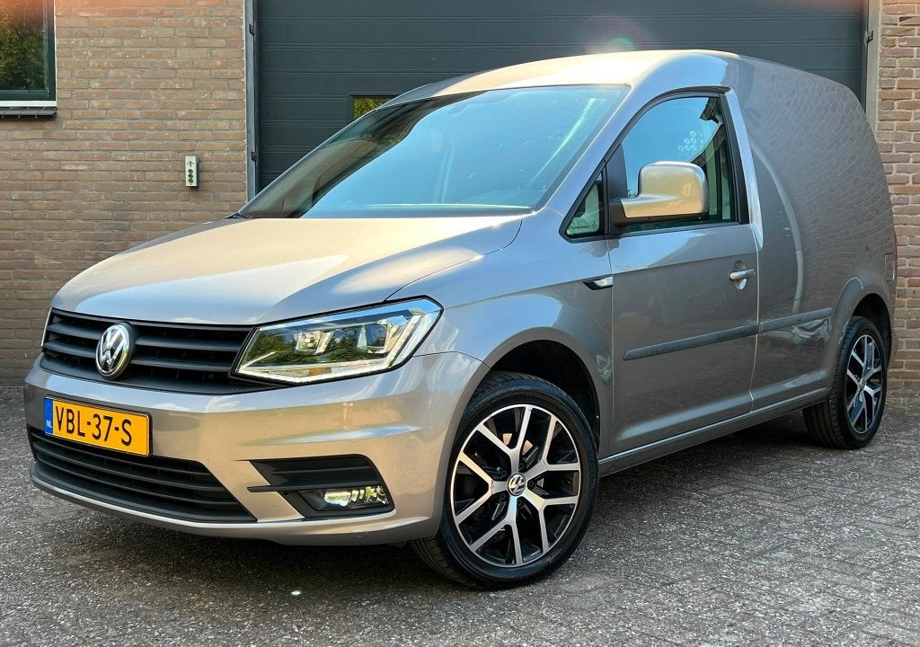 Volkswagen Caddy 2.0 TDI Automaat DSG ACC Carplay Trekhaak, Stof, Zwart, 4 cilinders, 700 kg