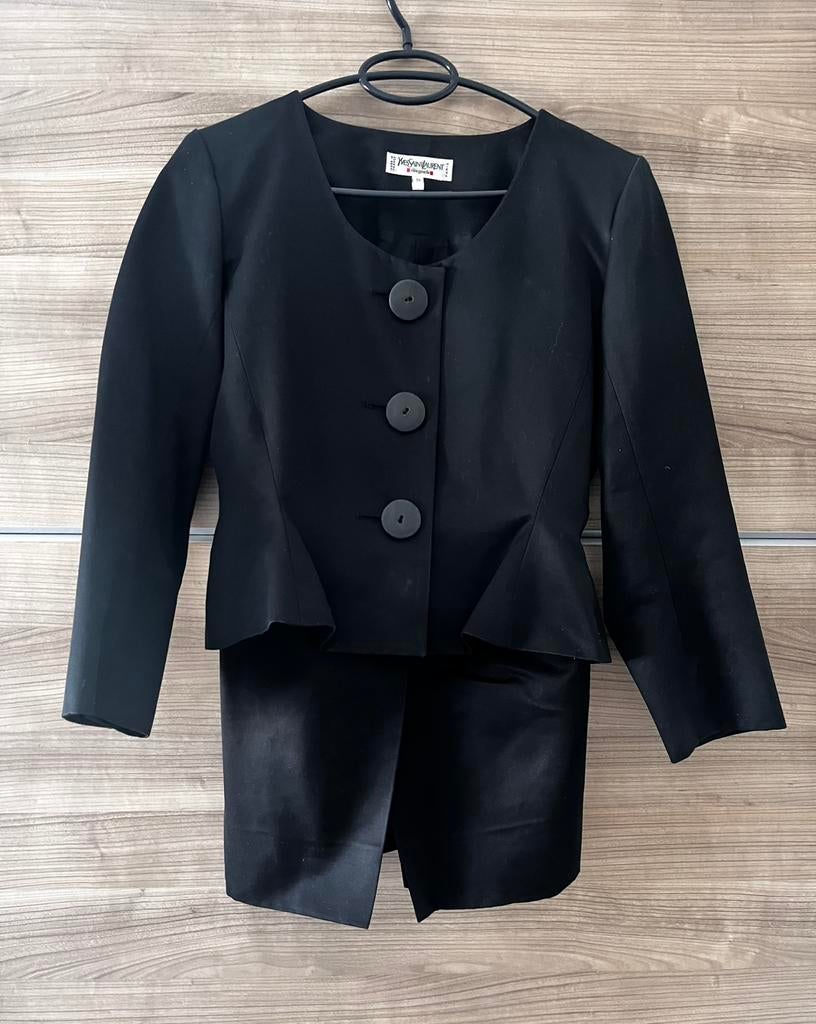 Yves Saint Laurent jas en rok set origineel!, Maat 38/40 (M), Kostuum of Pak, Zwart, Ophalen of Verzenden