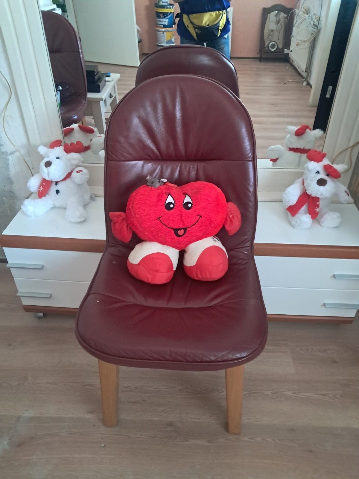 4 rode zware robuuste stoelen, Ophalen, Rood, Vijf, Zes of meer stoelen
