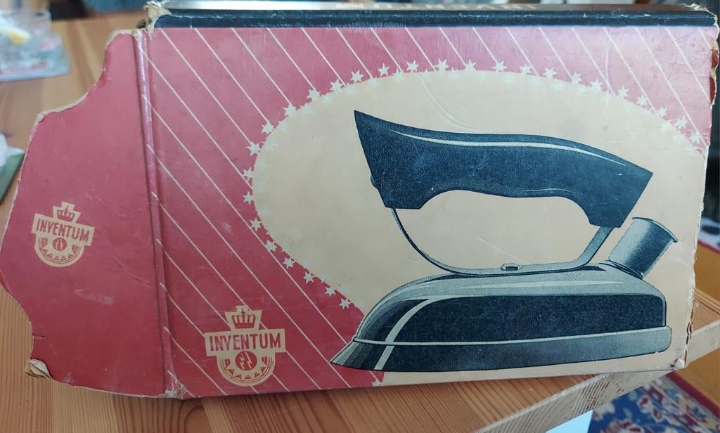 Inventum antieke strijkijzer, Antiek en Kunst, Curiosa en Brocante, Ophalen of Verzenden
