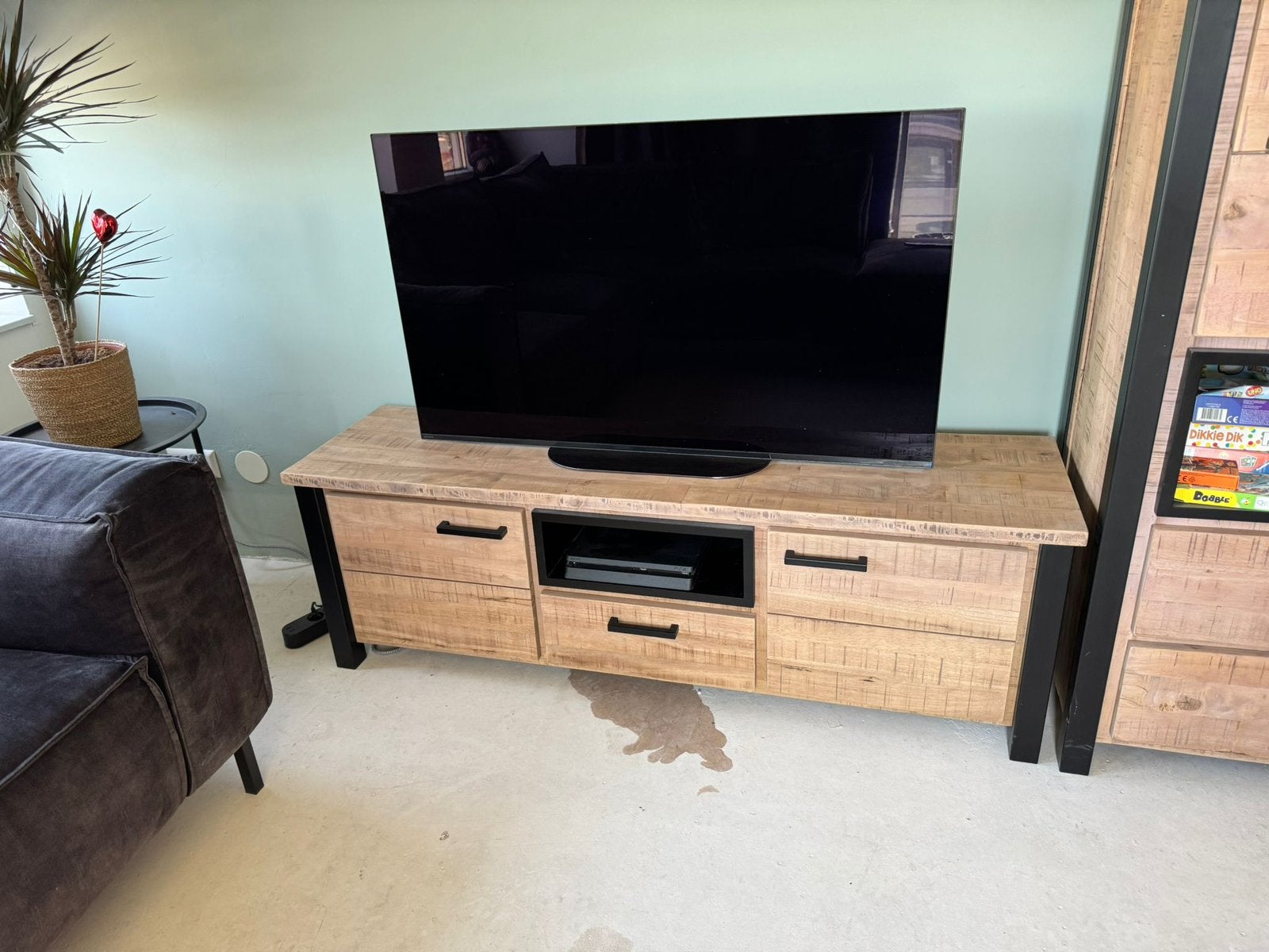 Nette TV meubel/kast De Bommel, Ophalen