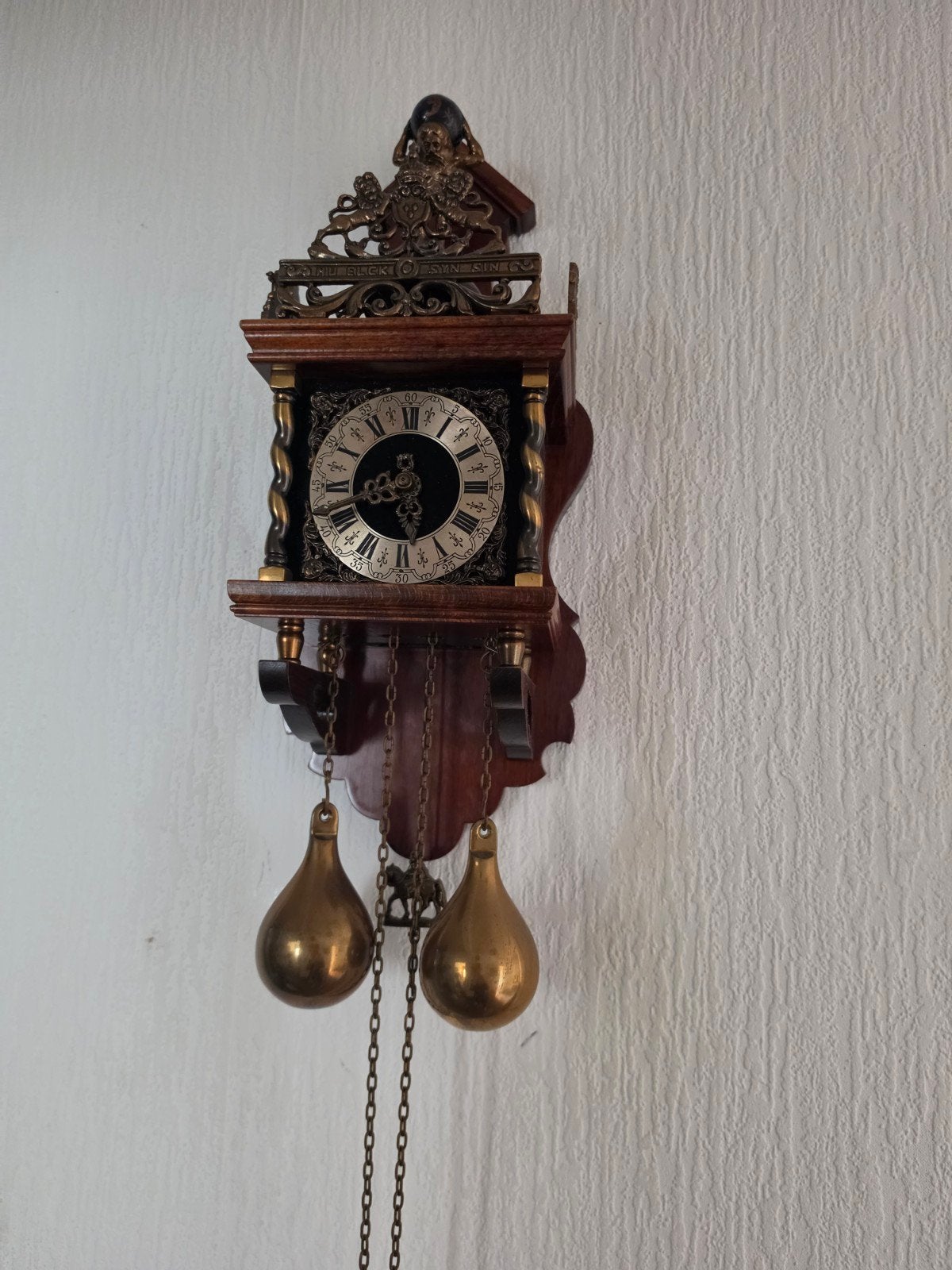 Antieke  met Gewichten, Ophalen