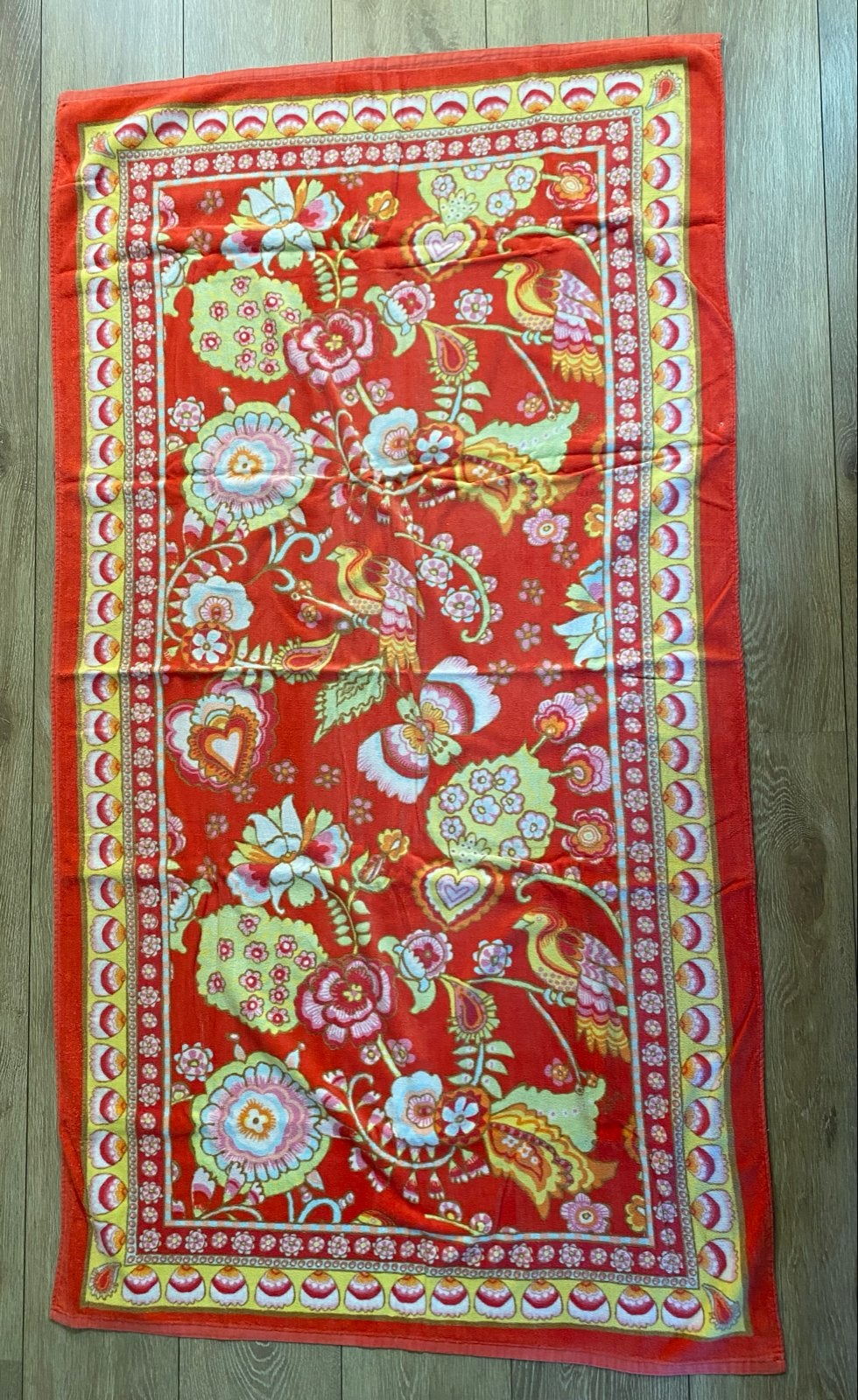 Oilily strandlaken met bloemenprint en vogels 90x165 cm, Ophalen of Verzenden, Zo goed als nieuw, Rood, Overige typen