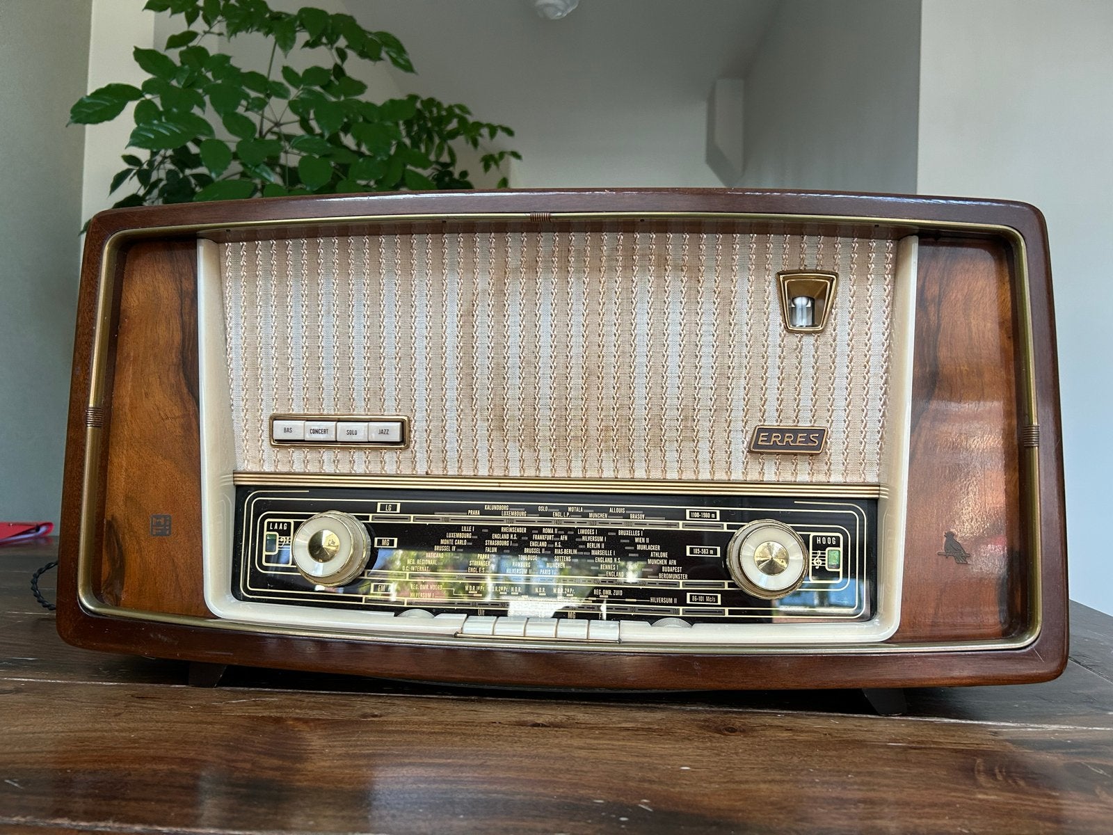 Vintage Erres buizenradio KY 576 (1956), Ophalen