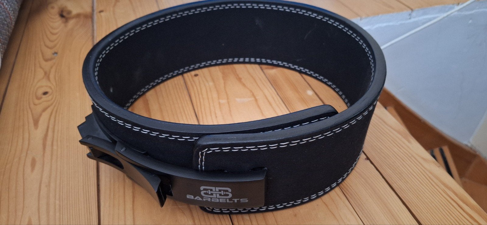 Barbelts Powerlifting Lever Belt - Maat L, Sport en Fitness, Fitnessmaterialen, Ophalen of Verzenden, Zo goed als nieuw, Rug, Halterriem