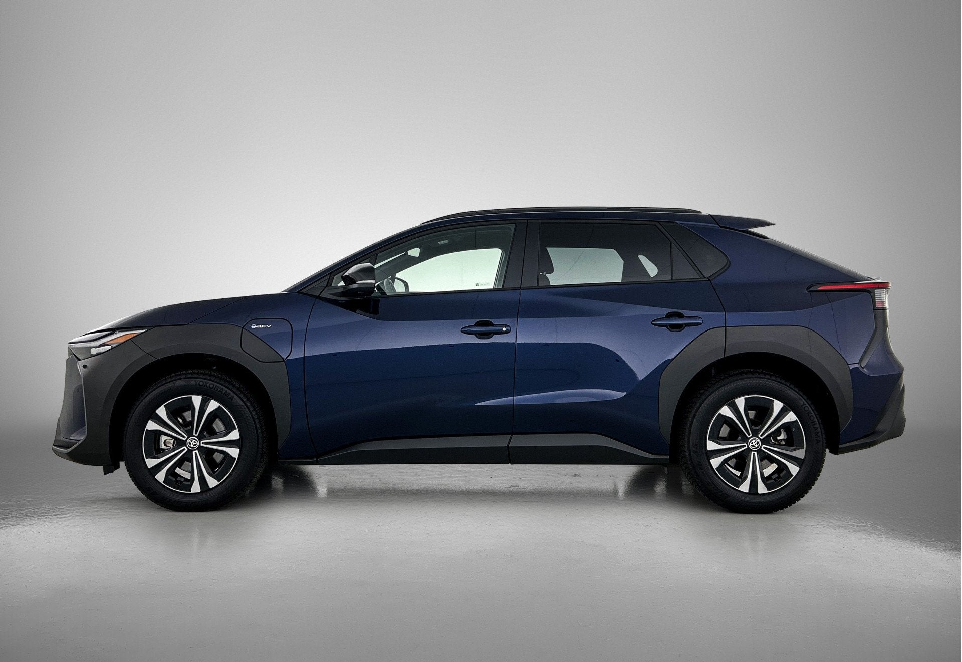 Toyota Bz4x Dynamic 71 kWh | Carplay | Stoel/Stuur-verwarmin, 12 maanden, Gebruikt, 1885 kg, Blauw