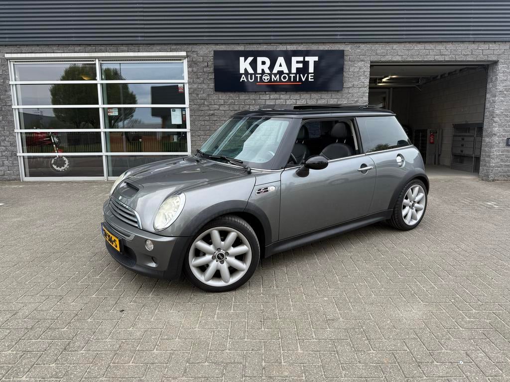 Mini 1.6 Cooper S 2005 | Pano | nieuwe Apk en kleine beurt |, Auto's, Voorwielaandrijving, Zwart, 4 cilinders, 4 stoelen