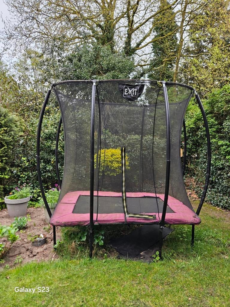 EXIT trampoline, Ophalen