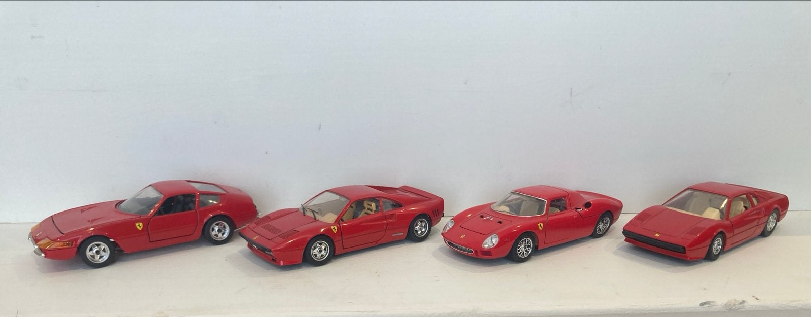 1:24 Set van 4 Ferrari modelauto's - Diverse modellen, Ophalen, Zo goed als nieuw, Auto, Overige merken