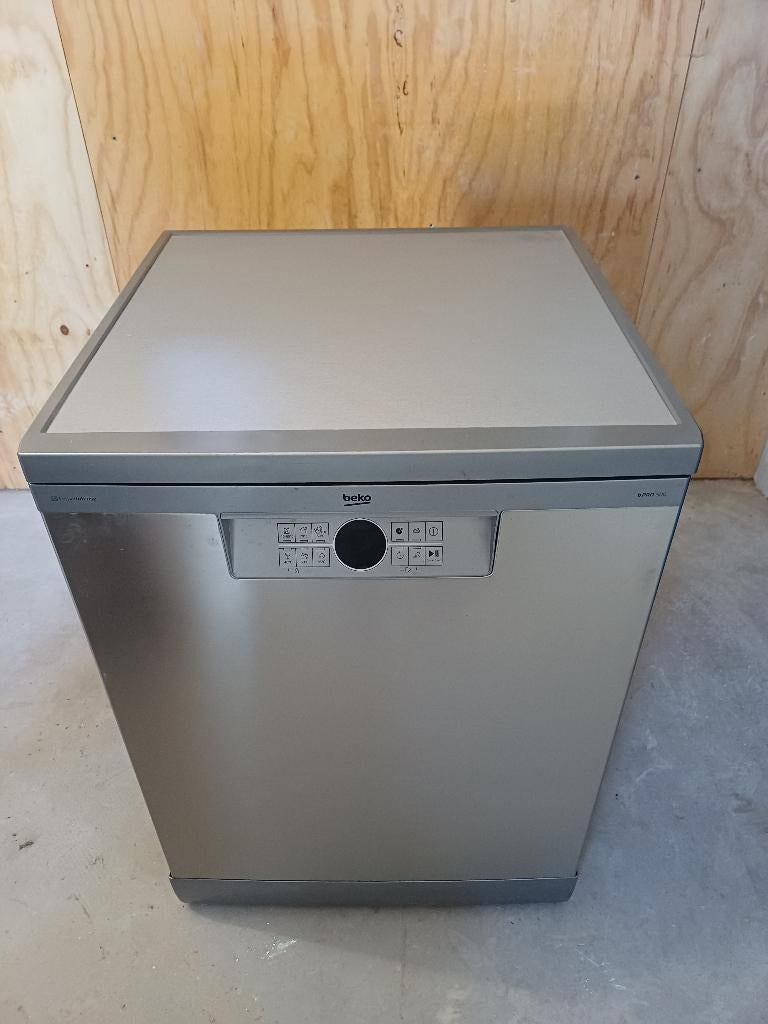 Vrijstaand vaatwasser Beko in goede staat, Witgoed en Apparatuur, Vaatwasmachines, Ophalen, Zo goed als nieuw, 85 tot 90 cm, Eco programma