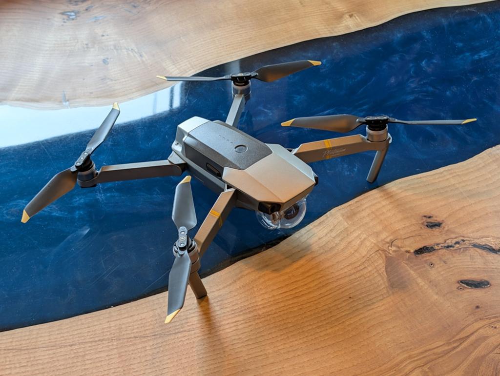 DJI Mavic Pro Platinum drone met 2 batterijen, 250 tot 900 gram, Gebruikt, Cameradrone, 5 tot 10 kilometer