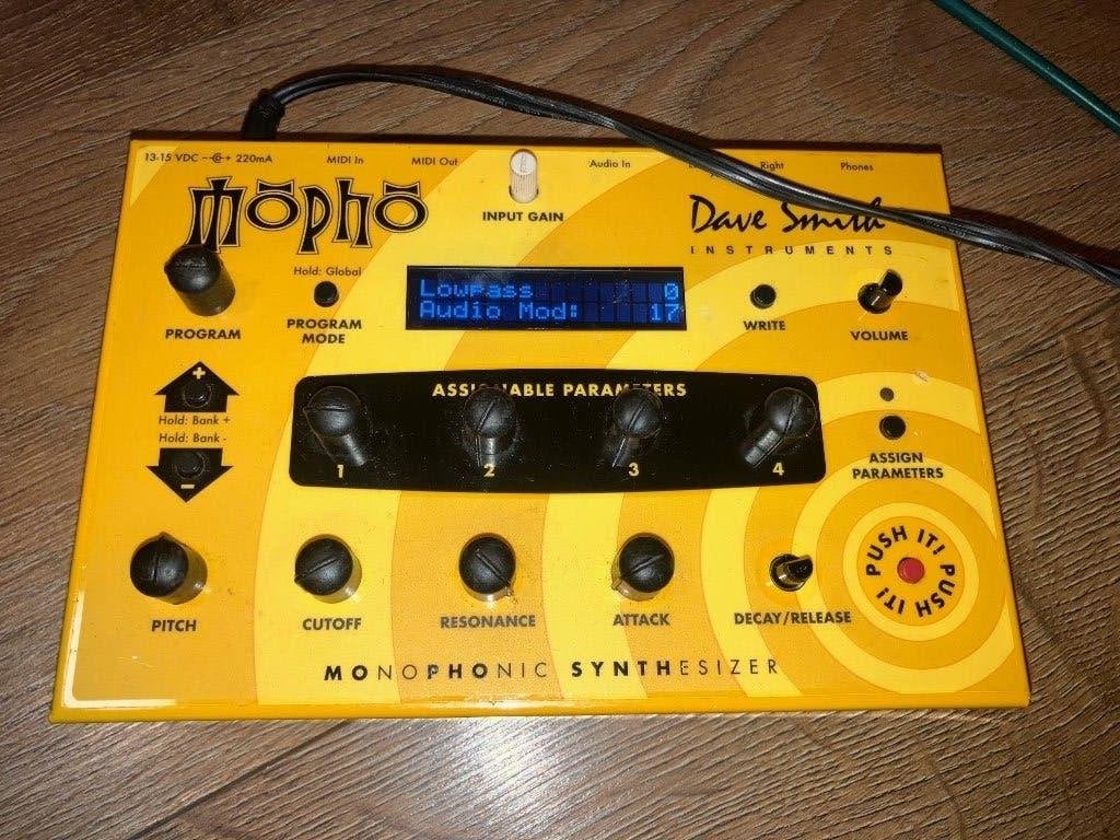 DSI (Dave Smith Instruments) Mopho Desktop Analoge Synth, Muziek en Instrumenten, Synthesizers, Gebruikt, Overige aantallen, Met midi-aansluiting