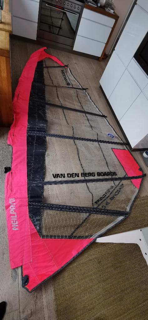 surfzeil neilpryde super world racing cup 6.0 Van den berg, Watersport en Boten, Windsurfen, Ophalen, Gebruikt, 5 tot 6.5 m², Neilpryde