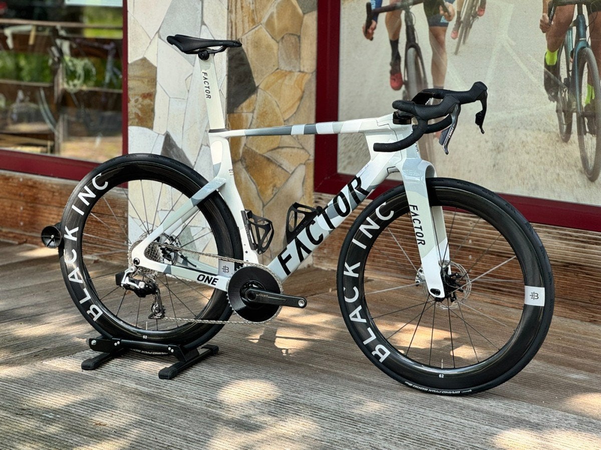 Factor ONE in Nimbus Grey, -, -, Nieuw, -