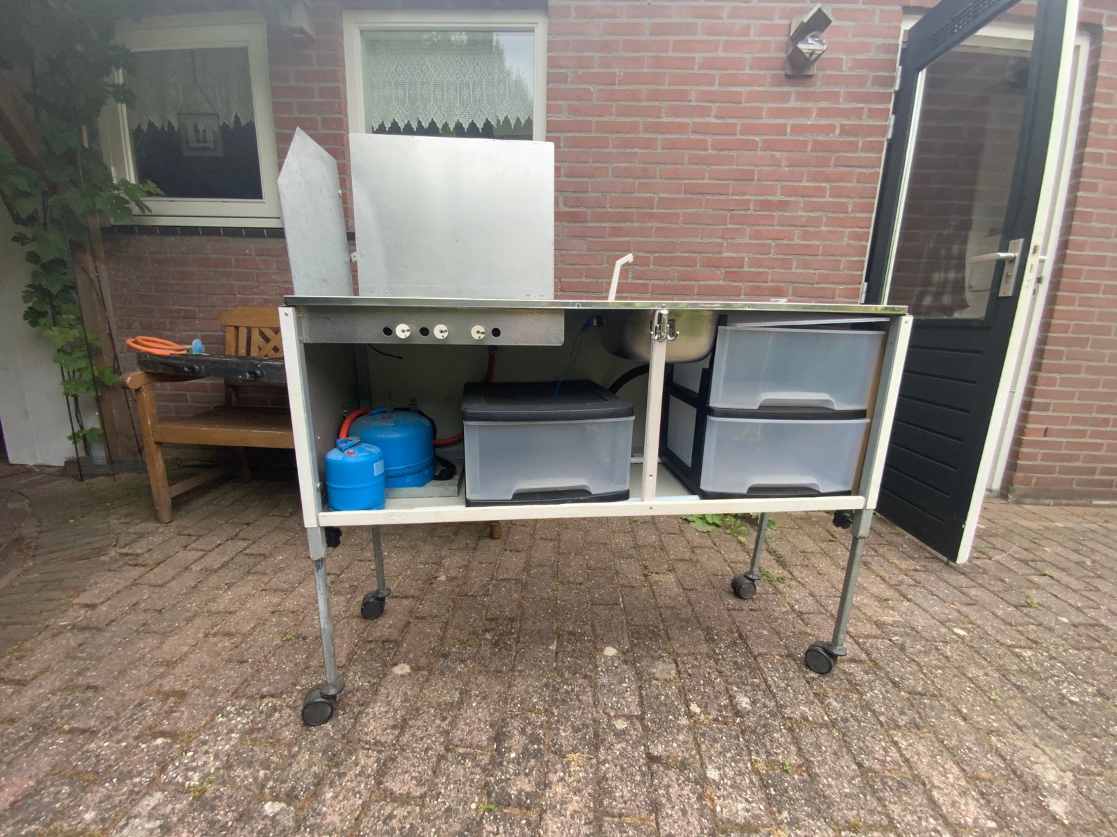 Bermkeuken, Caravans en Kamperen, Ophalen, Zo goed als nieuw, Campingtafel