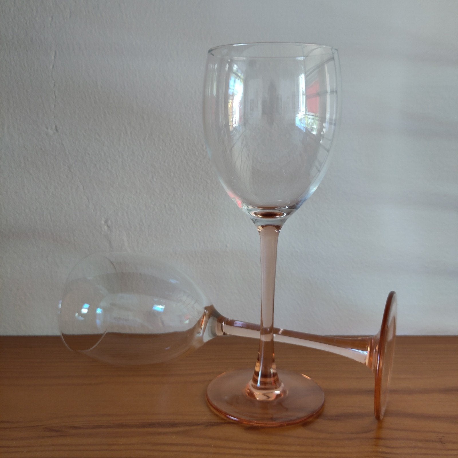 Twee Luminarc France wijnglazen rosé voet, Glas of Glazen, Ophalen of Verzenden, Overige stijlen, Glas