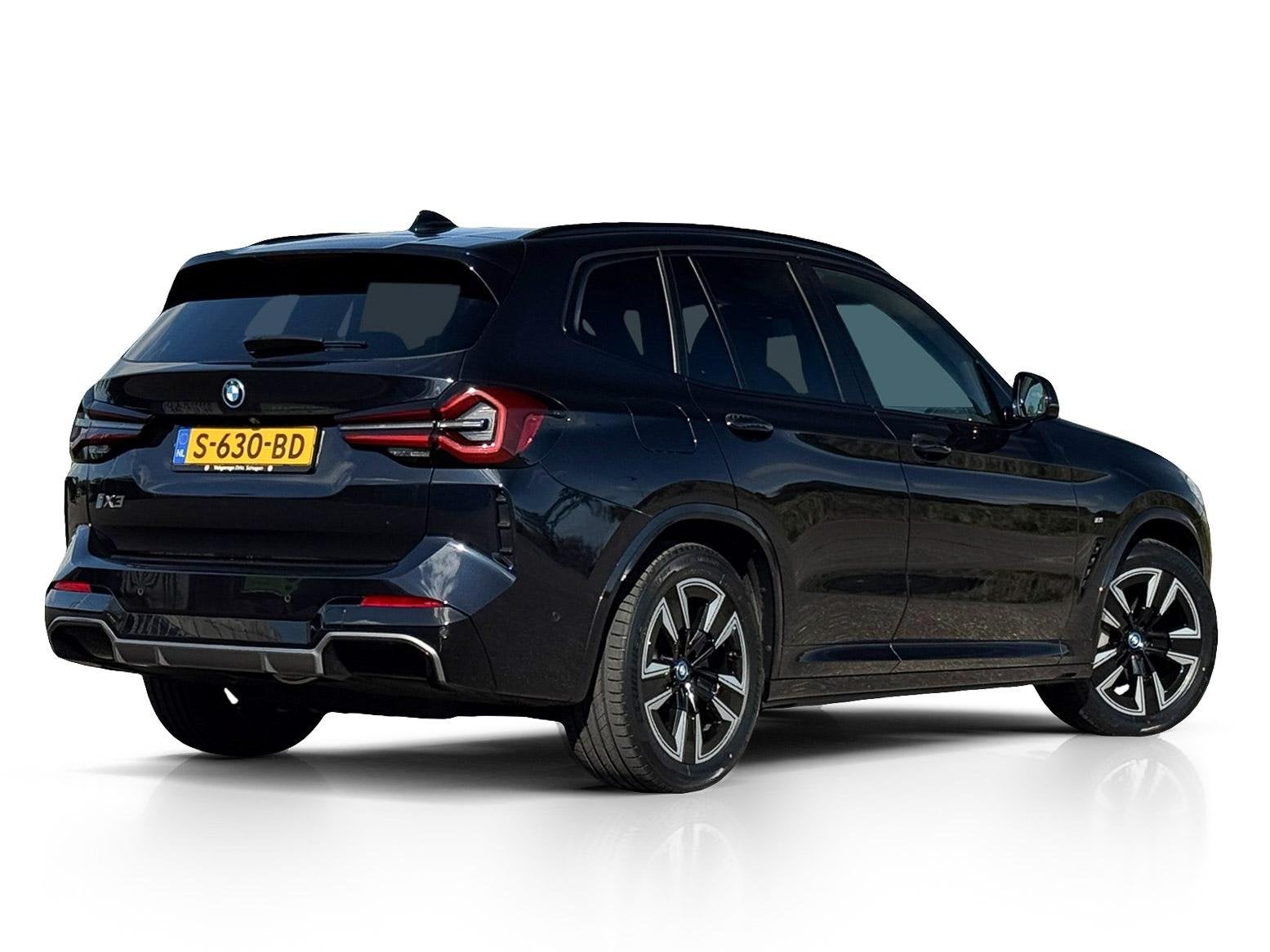 BMW iX3 M-Sport 80 kWh ✅ Pano ✅ Leder ✅ Trekhaak, Auto's, Automaat, Achterwielaandrijving, Gebruikt, Zwart