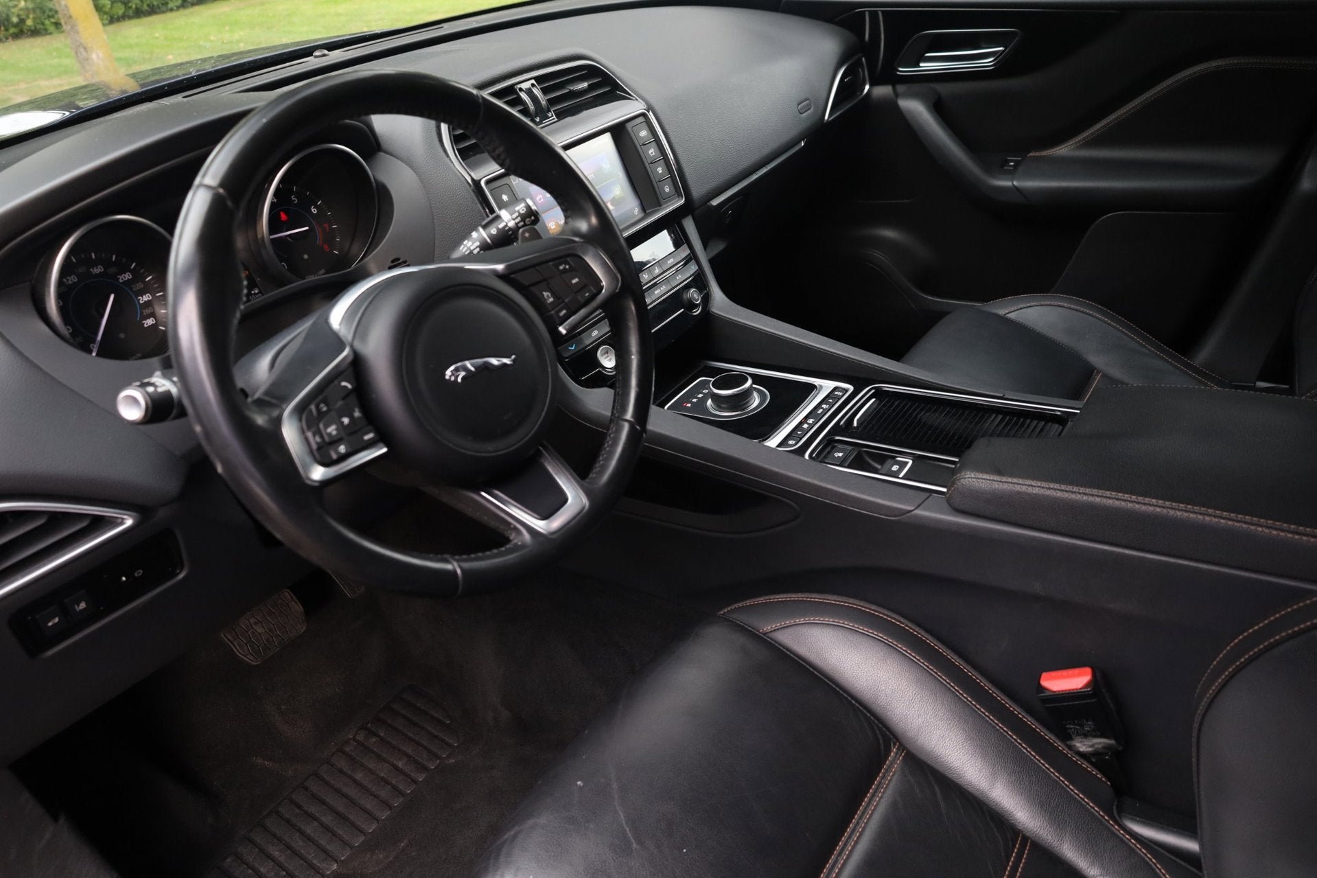 Jaguar F-PACE 2.0 Portfolio AWD 25t Aut. | Lederen Interieur, Gebruikt, 4 cilinders, Blauw, Leder