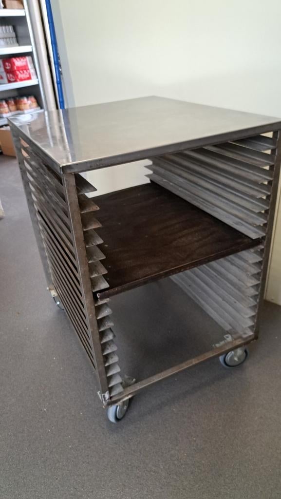 Tafel van Rvs, Ophalen, Gebruikt, Met accessoires