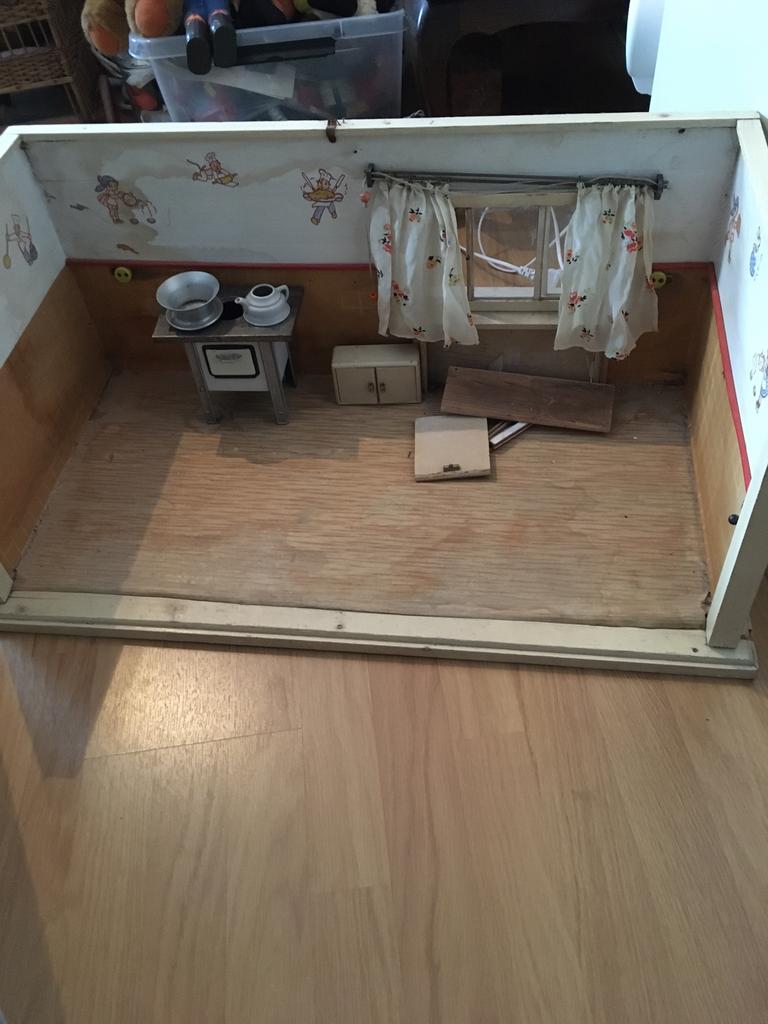 Antiek poppenhuis/kamer originele behang uit Duitsland., Ophalen of Verzenden