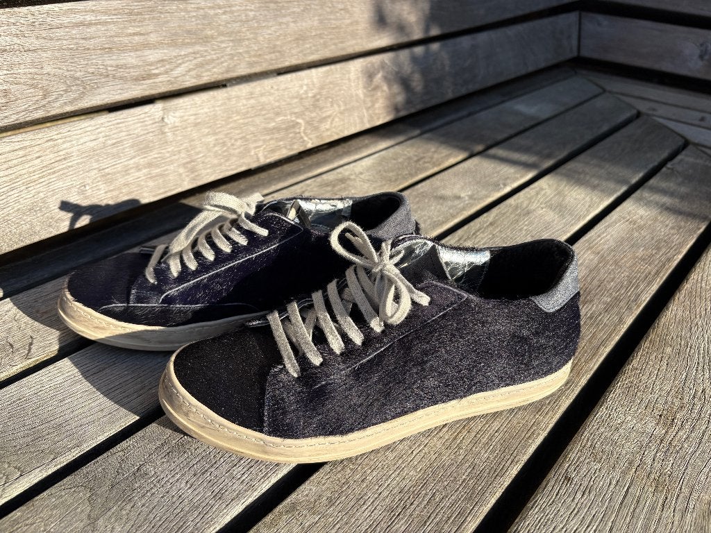 P448 blauwe sneakers koeienhuid 39, P448, Blauw, Ophalen of Verzenden, Sneakers of Gympen