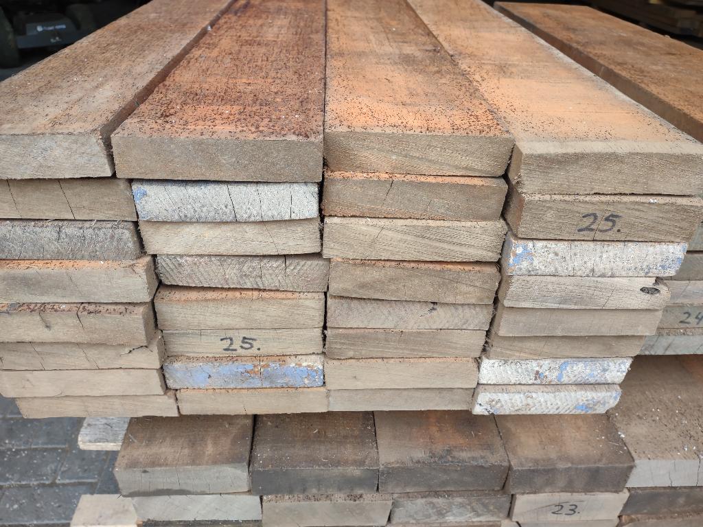 Korte hardhouten planken ( Azobé ), Ophalen, 25 tot 50 mm, Nieuw, Plank
