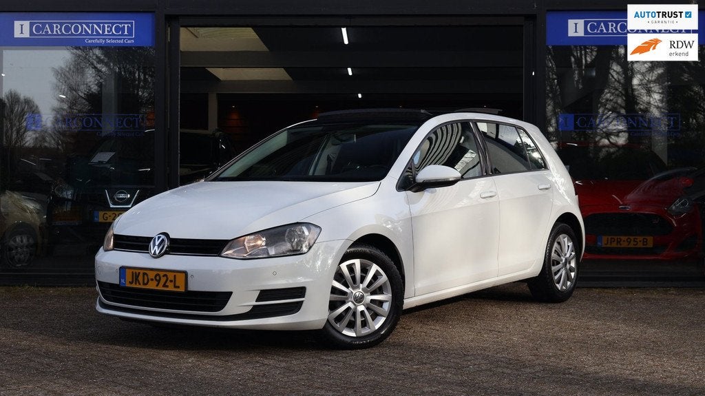 Volkswagen Golf 1.2 TSI Trendline 86PK|Pano|PDC|Schermpje|Fr, Auto's, Euro 5, Gebruikt, Zwart, 4 cilinders