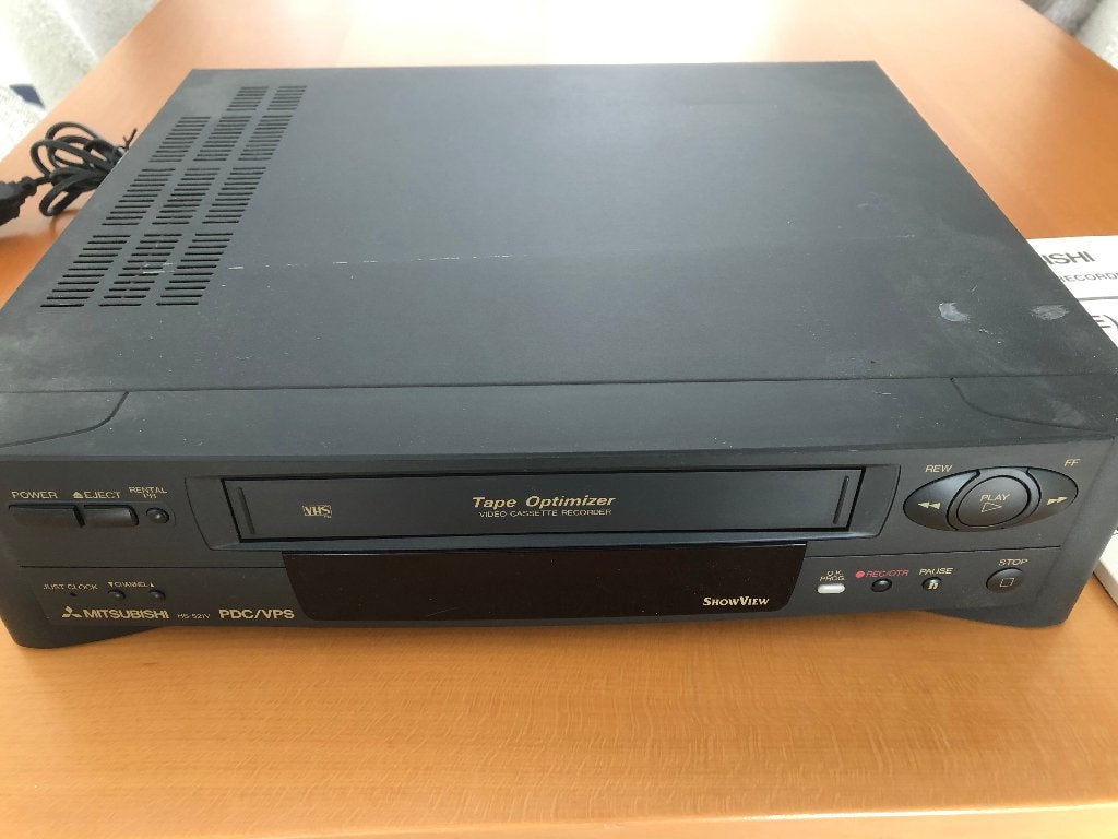 Mitsubishi VHS video recorder, Ophalen