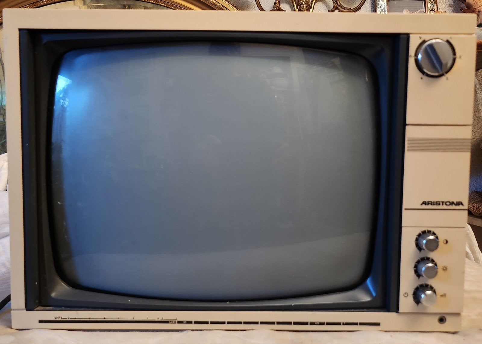 Aristotona Tv en Radio, Antiek en Kunst, Ophalen of Verzenden